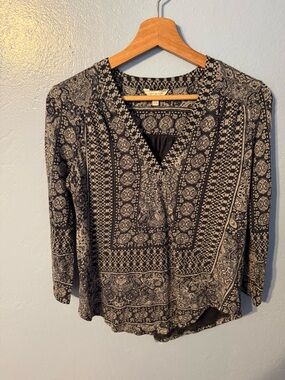 Lucky Brand Black Paisley V-Neck Long-Sleeve Top
